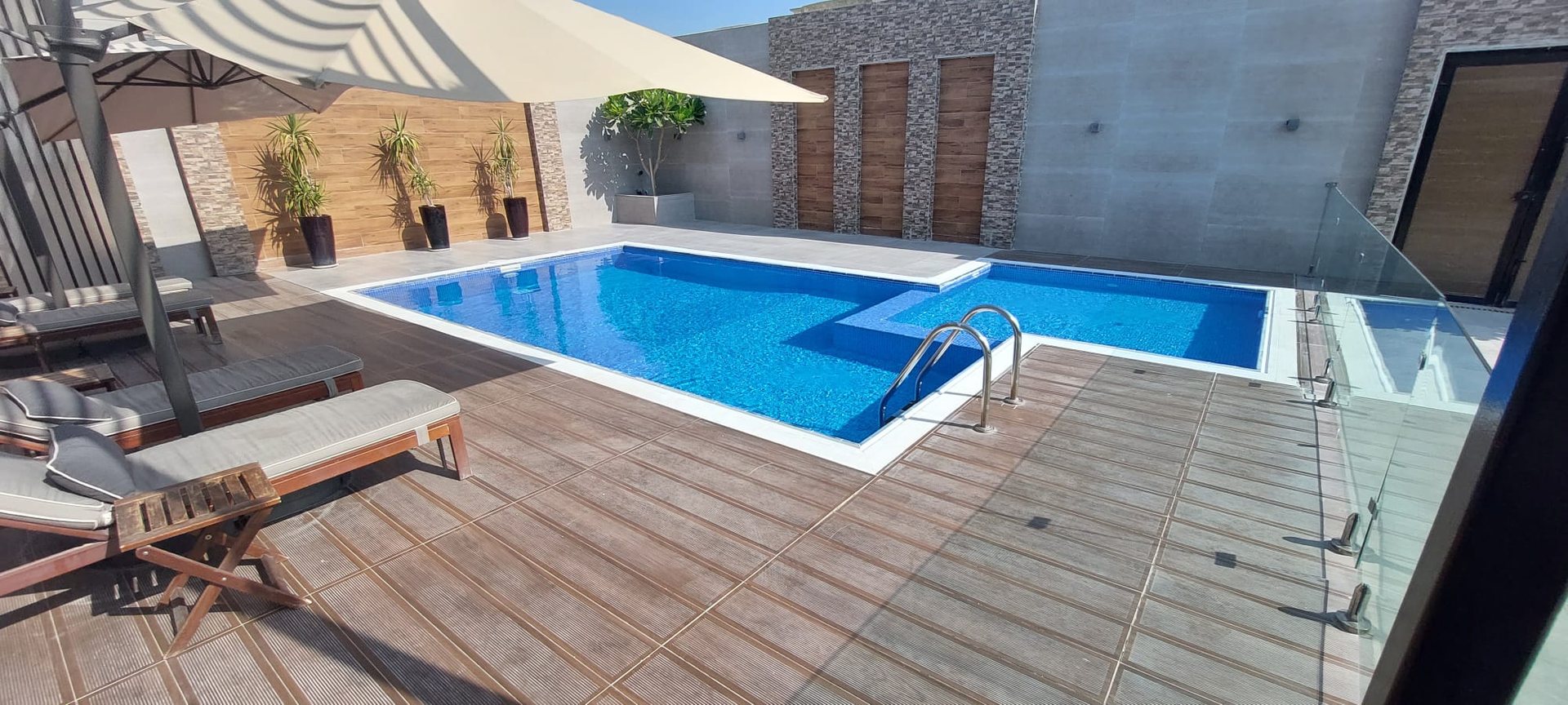 Hotel pool maintenance